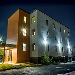 Clifton Hill Luxury Condo 4B