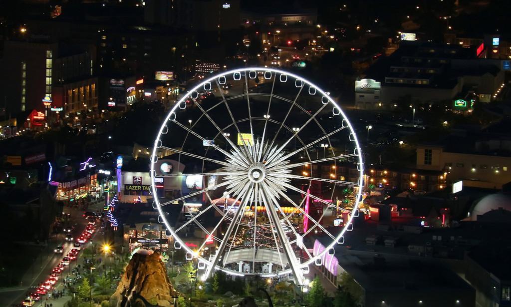 Clifton Hill Luxury Condo 4B * Niagara Falls
