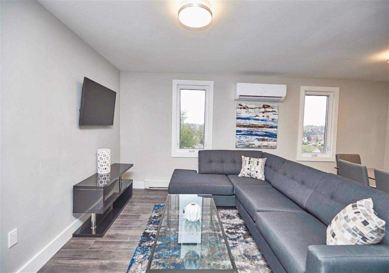 Clifton Hill Luxury Condo 4B * Niagara Falls