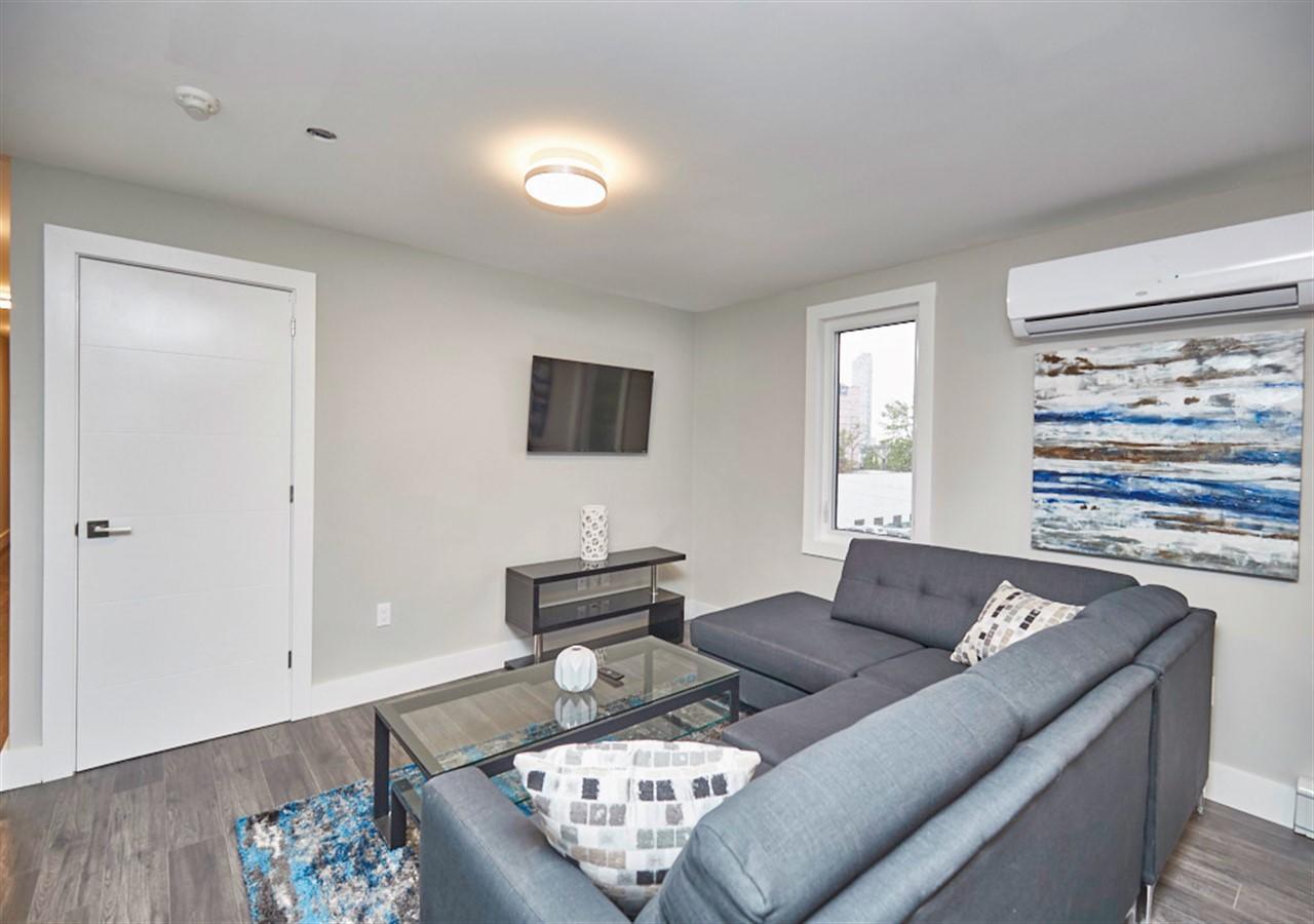 Clifton Hill Luxury Condo 4B Apartment Niagara Falls